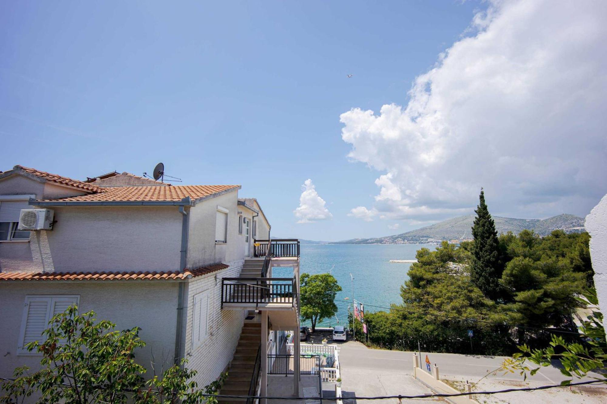 Elegant Tranquil Okrug Gornji Apartments Trogir Exterior photo