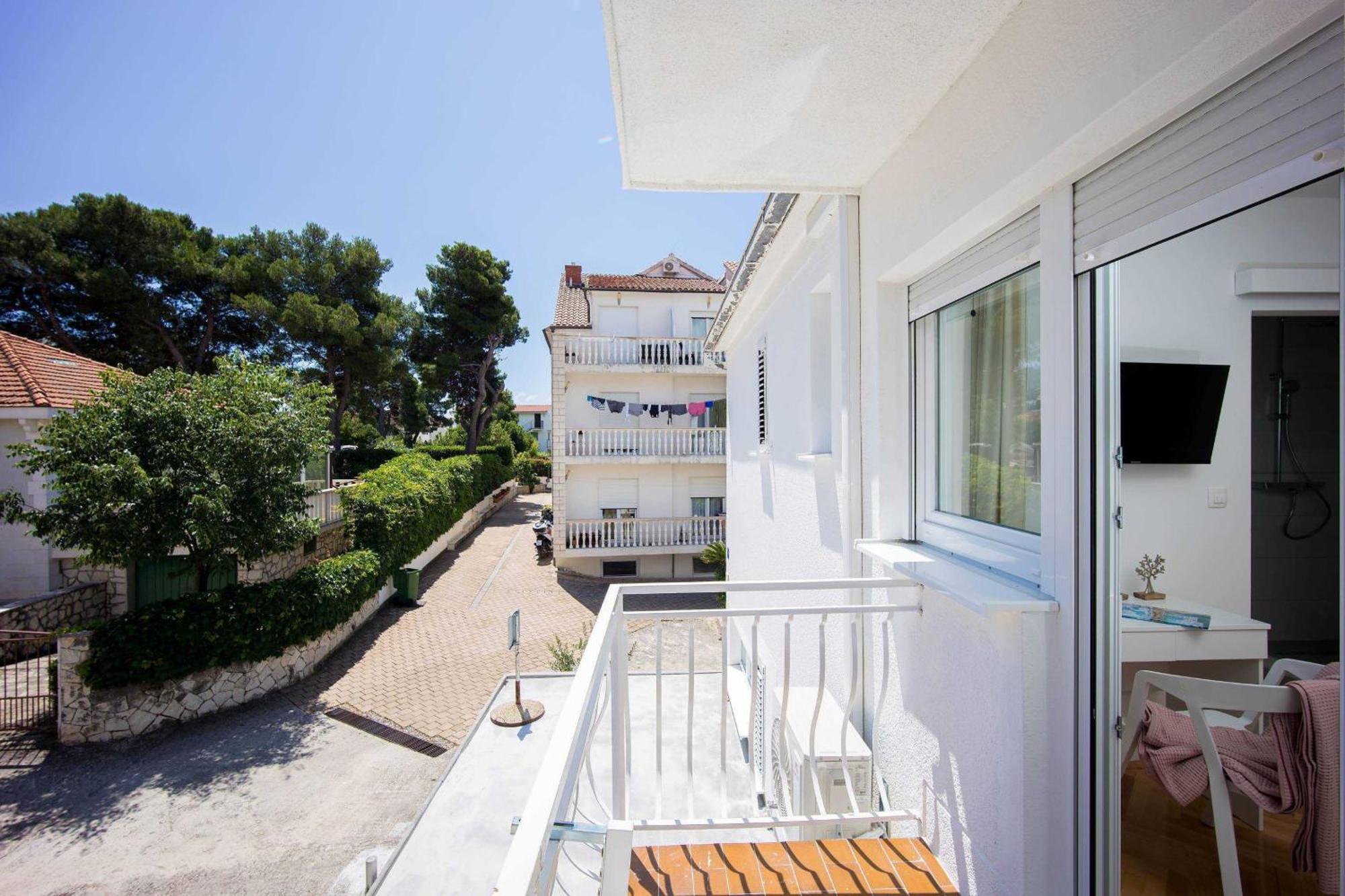 Elegant Tranquil Okrug Gornji Apartments Trogir Exterior photo